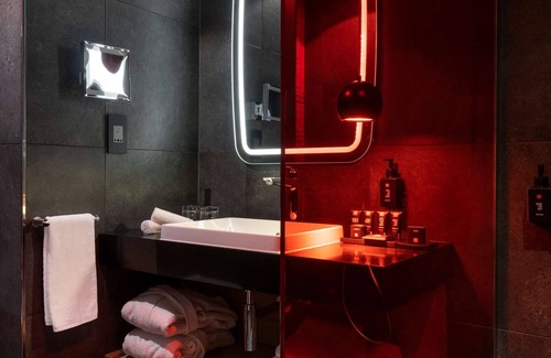 Greater Johannesburg Metropolitan Area Hotel | Radisson RED Hotel, Johannesburg Rosebank