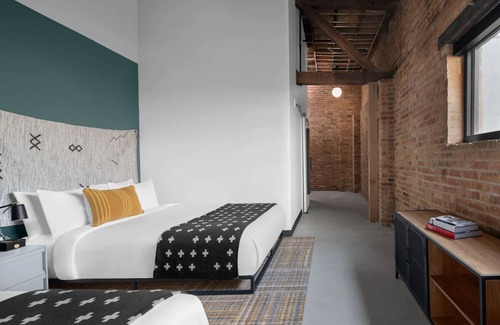 People's Freeway Hotel | Rafter Room at evo Hotel, Free Parking & Dog-friendly