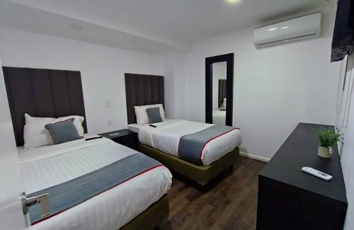 Colonia Cuauhtemoc Hotel | Ragibe 215