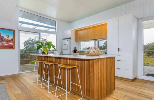 Mooball Cottage | Rail Trail Retreat - Artisan Rural home - 5 mins only to pristine beaches!