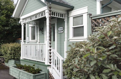 Historic Railroad District House | Railroad District, steps to downtown, everything you need to enjoy Ashland!