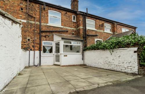 Wakefield House | Railway Retreat