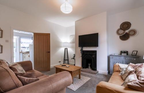 Wakefield House | Railway Retreat