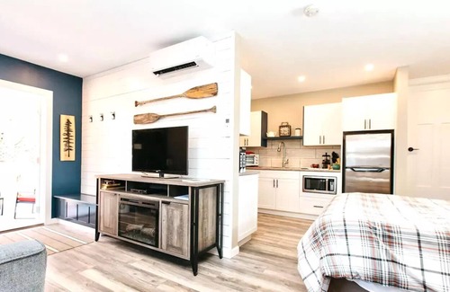 Shawnigan Lake Apartment | Rain Coast Retreat at Shawnigan Lake