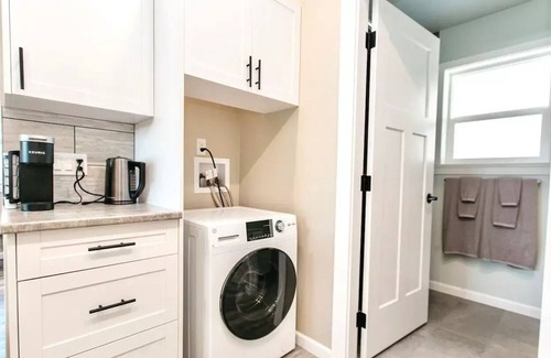 Shawnigan Lake Apartment | Rain Coast Retreat at Shawnigan Lake