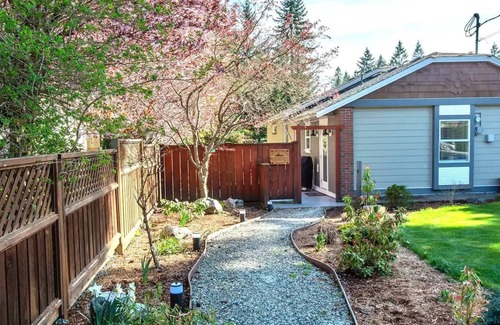 Shawnigan Lake Apartment | Rain Coast Retreat at Shawnigan Lake