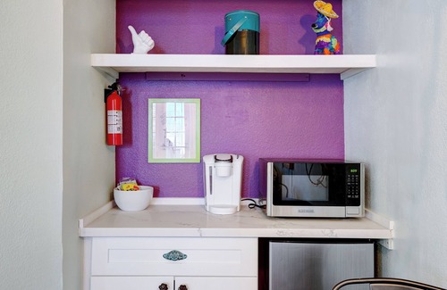 Terrell Heights House | Rainbow Casita