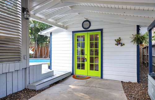 Terrell Heights House | Rainbow Casita