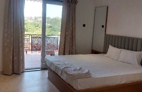 Panchgani Hotel | Rajapuri Caves Hills Resort