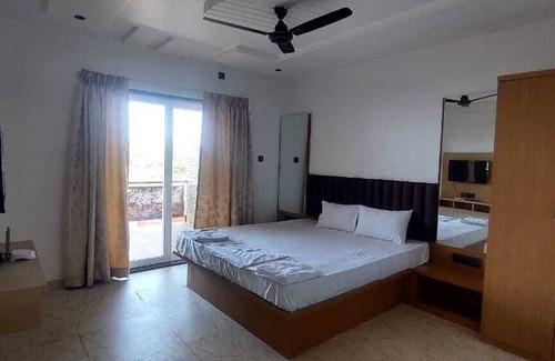 Panchgani Hotel | Rajapuri Caves Hills Resort
