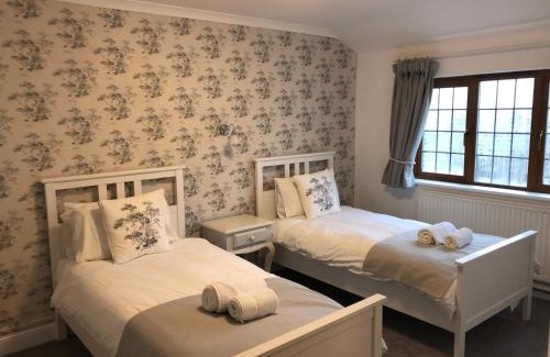 Watchet Hotel | Raleghs Cross Inn