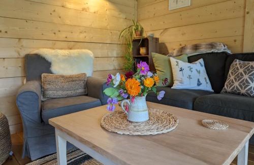 Holsworthy House | Raleigh Lodge - high quality lodge in secluded meadow