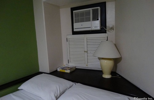 669 Ermita Hotel | Ralph Anthony Suites
