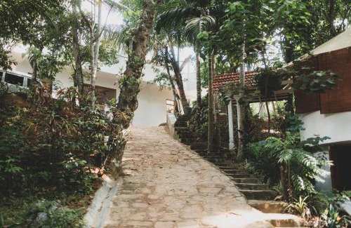 Bandaranayake Resort | Rama Shala - Home of the flying Yogis