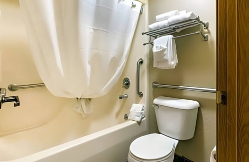 Branson Theater District Hotel | Ramada By Wyndham Branson Theatre District