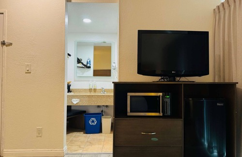 Roseville - Fleet Ridge Hotel | Ramada by Wyndham San Diego Airport