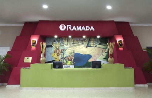 Flores Hotel | Ramada by Wyndham Tikal Isla de Flores