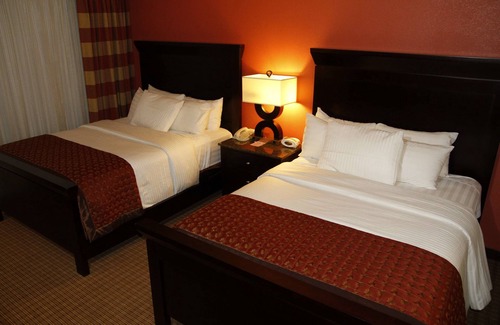Tucson Hotel | Ramada by Wyndham Viscount Suites Tucson East