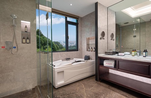 Xian'an District Hotel | Ramada by Wyndham Xianning Xishan Mountain
