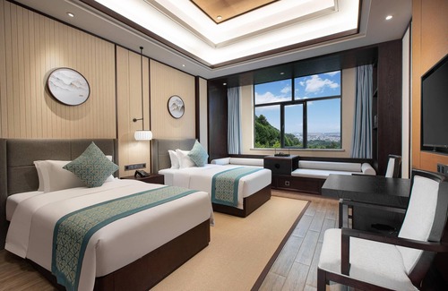 Xian'an District Hotel | Ramada by Wyndham Xianning Xishan Mountain