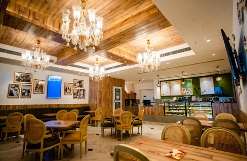 Lucknow Hotel | Ramada Encore by Wyndham Lucknow Airport