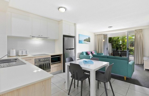 Urangan Hotel | Ramada Encore by Wyndham Whale Cove