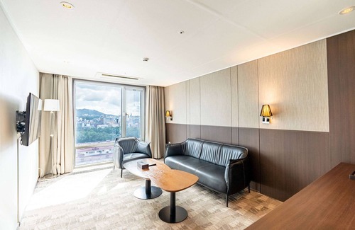 Downtown Hotel | Ramada Jeju City Hall