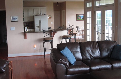 Huddleston House | Ramsey's Retreat- Relaxing Get Away Beautiful Views- Kayaks