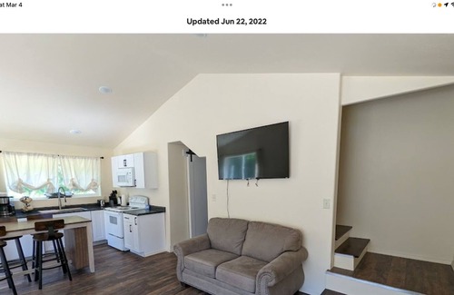 Madison County Cottage | Ranch Cottage hideaway. 100 steps to South Boulder creek/river.