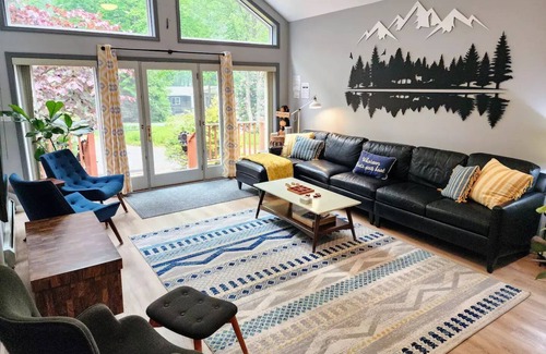 Jim Thorpe House | Ranch Home w/game room, firepit, ski JFBB & Blue