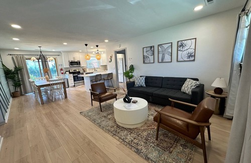 Bayview House | Rancher By the Bay - 1 Floor Living