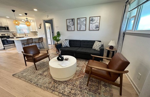 Bayview House | Rancher By the Bay - 1 Floor Living