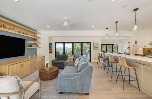 Adelaida Villa | Rancho Robles by AvantStay | ☀️🍷 Vineyard Villa w/Views, Pool & Privacy