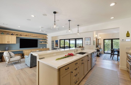 Adelaida Villa | Rancho Robles by AvantStay | ☀️🍷 Vineyard Villa w/Views, Pool & Privacy