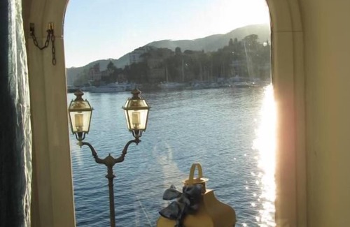 Rapallo Apartment | Rapallo: elegant period apartment by the sea, with wi-fi, renovated in 2024