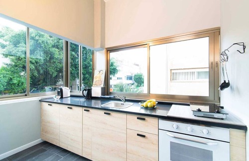 Tel Aviv Apartment | Raphael City Nest