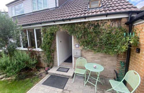 Bramley House | Rare & Breathtaking View With Secret Garden Bar
