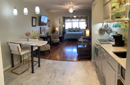 Navarre Beach Condo | Rare find! Romantic condo for 2! On Gulf Islands National Seashore-Fishing pier