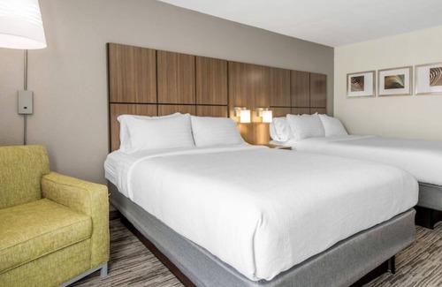 Tropic House | Rare Gem! 4 Comfy Units, Pool, Walk to Brevard Zoo