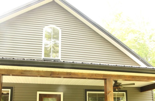 Baldwin Cabin | Rare Modern 3-bedroom cabin in Baldwin