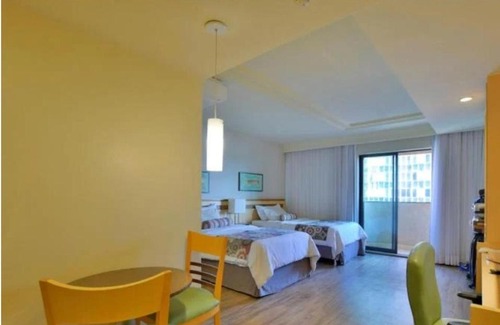 Setor Hoteleiro Norte Hotel | Raridade! FLAT PARTICULAR DE ALTO PADRÃO - ENORME - 2 Camas Largas e Excelentes - 1 Queen de 1,58m de largura e 1 Solteirão de 1,10m de largura - Arrumação Diária Gratuita - Excelente Atendimento - Varanda - Condomínio do Hotel Lets Idea