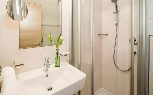 Lagundo Apartment | Rasnerhof Ferienwohnung Tschigat