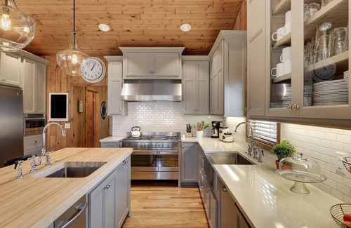 Breezy Point Cabin | RATED ONE OF THE TOP VRBO'S BY MN MONTHLY MAGAZINE! INTERIOR DESIGNER OWNED