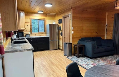 Holcombe Cabin | Ravenwood - Adorable Cabin!