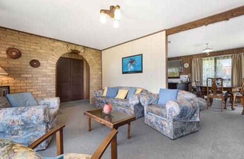 Tootgarook House | Raymond Coastal Cottage