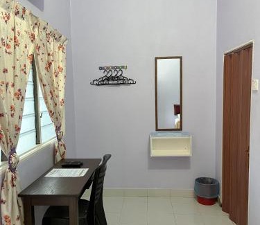 Kuala Teriang Hotel | Rayyan's Roomstay