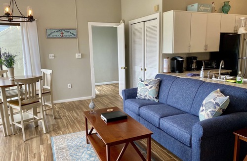 North Shore Condo | REALLY THE BEST FALL VIEW @BERNARDS LANDING-BOOK NOW-INDOOR POOL HOT TUB OPEN
