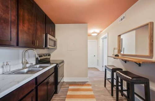 Buena Vista Apartment | Reba McEntire Themed Apartment!