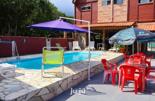 Balneario Praia do Leste Ski Chalet | Recanto Pousada JU&JU Chalé com PISCINA COMPARTILHADA
