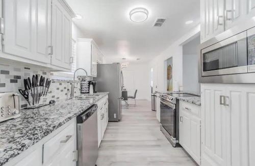 Plano Villa | Recently remodeled Luxury house with pool and spa